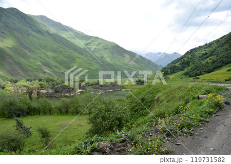 カズベキの山間 カズベキの山間 119731582