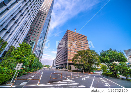 日本の東京都市景観 大手町の自衛隊東京大規模接種会場となっていた大手町合同庁舎などを望む=27日 日本の東京都市景観 大手町の自衛隊東京大規模接種会場となっていた大手町合同庁舎などを望む=27日 119732190