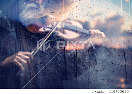 Violin and clasical music concept abstract background. 119733630