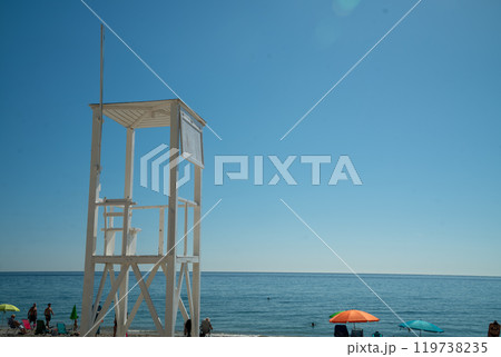 スペイン、ネルハと地中海、海水浴 119738235