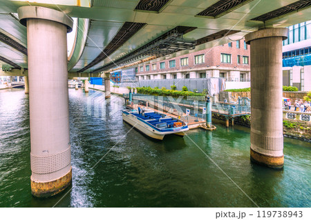 日本の東京都市景観 日本橋。日本橋クルーズや再開発などを望む＝10月24日 119738943