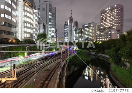 中央総武線と水道橋の夜景 119747778