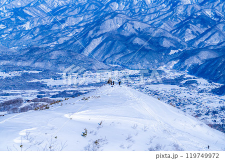 【雪山素材】冬の小遠見山から見た風景【長野県】 【雪山素材】冬の小遠見山から見た風景【長野県】 119749972