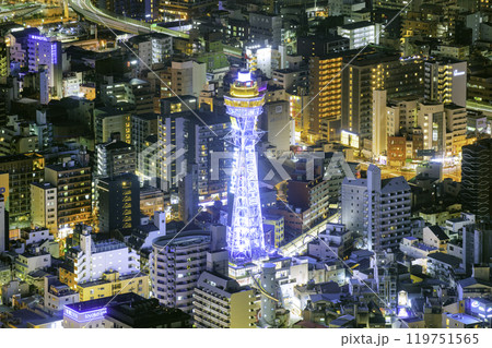 あべのハルカス展望台から見ることができる大阪夜景 ライトアップされて輝く通天閣 あべのハルカス展望台から見ることができる大阪夜景 ライトアップされて輝く通天閣 119751565