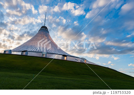 カザフスタンのアスタナにあるカーン・シャティール カザフスタンのアスタナにあるカーン・シャティール 119753320