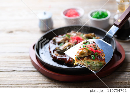 カキオコ （ 牡蠣入りのお好み焼き ） 119754761