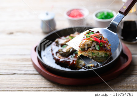 カキオコ ( 牡蠣入りのお好み焼き ) カキオコ ( 牡蠣入りのお好み焼き ) 119754763