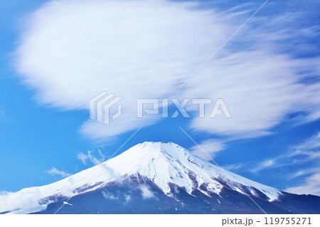 冬の青空と富士山 119755271
