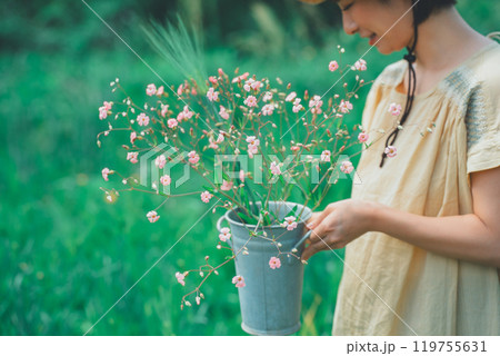 花摘み 花摘み 119755631