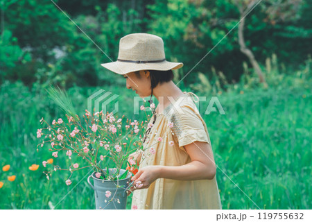 花摘み 花摘み 119755632