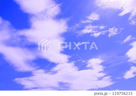 青空に広がる雲(背景素材) 青空に広がる雲(背景素材) 119756215