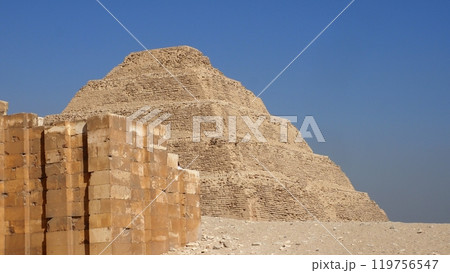 世界最古 階段ピラミッド 119756547