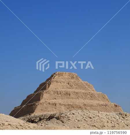 世界最古 階段ピラミッド 119756590