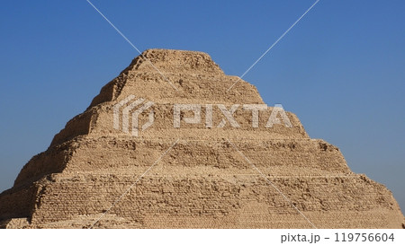 世界最古 階段ピラミッド 119756604