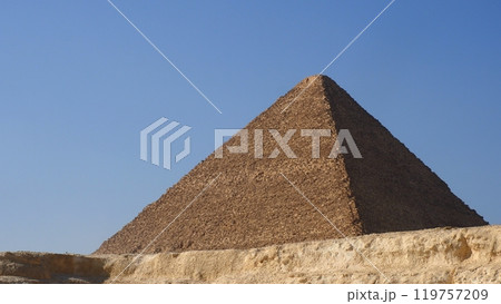ギザ ピラミッド 119757209