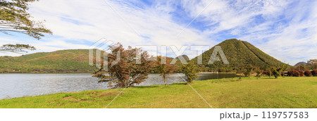 榛名山　榛名湖　秋　紅葉　榛名富士　烏帽子ヶ岳 119757583