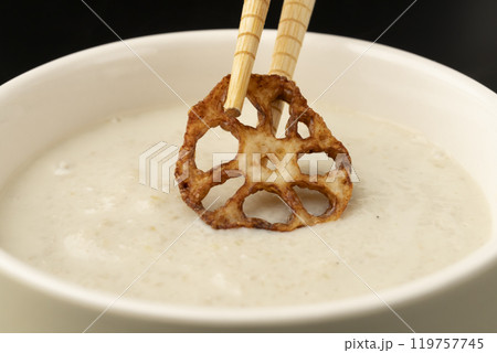 蓮根のポタージュ 盛り付 調理 119757745