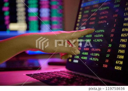 Analyzing Stock Market Data on Screen Analyzing Stock Market Data on Screen 119758636