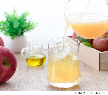 果汁100% リンゴジュース 果汁100% リンゴジュース 119763167