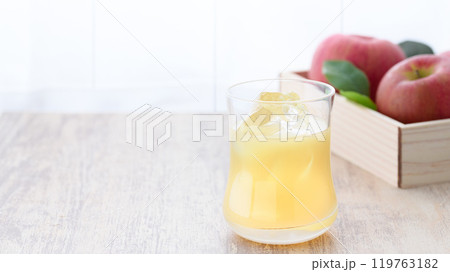 果汁100% リンゴジュース 果汁100% リンゴジュース 119763182