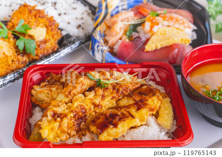 テイクアウトしたお弁当 テイクアウトしたお弁当 119765143