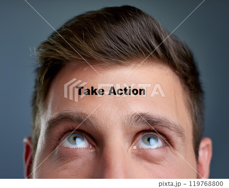 頭に思い浮かぶ言葉　take action/行動を起こす 119768800
