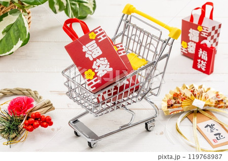 福袋とショッピングカート 119768987