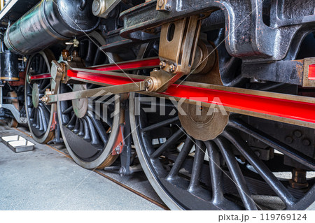 蒸気機関車の動輪と連結棒　主連棒 119769124