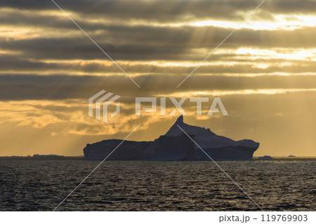 Antarctic seascape with iceberg Antarctic seascape with iceberg 119769903