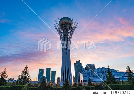 カザフスタン、アスタナのバイテレクタワー 119770217