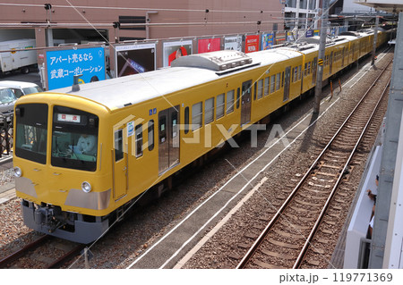 近江鉄道へ向かう西武鉄道2000系電車（小手指車両基地→JR新秋津駅） 119771369