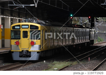 近江鉄道へ向かう西武鉄道2000系電車(新座貨物ターミナル→川崎貨物) 近江鉄道へ向かう西武鉄道2000系電車(新座貨物ターミナル→川崎貨物) 119771920