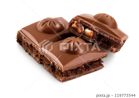 milk chocolate isolated on white background 119773544