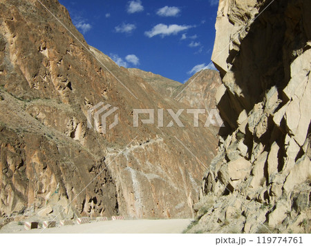 東チベット街道 東チベット街道 119774761