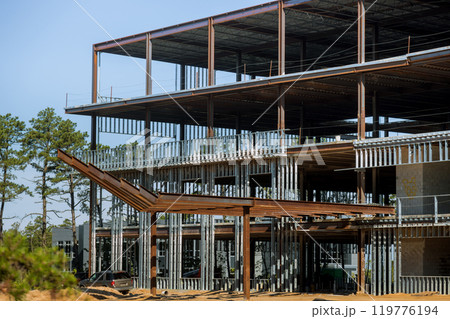 Installation steel frame structure frame is under construction 119776194