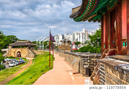 Hwaseomun Gate of Hwaseong Fortress in Suwon, UNESCO world heritage in South Korea 119778959