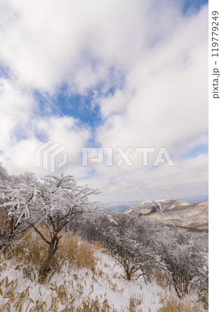 雪山登山(大分県九重町) 雪山登山(大分県九重町) 119779249