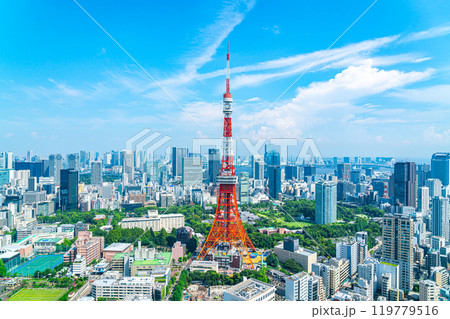 【東京都】麻布台ヒルズの目の前に見える東京タワー 119779516