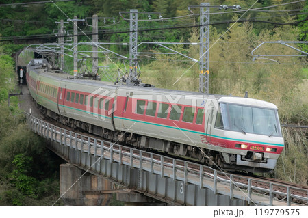 伯備線にて381系やくも パノラマ編成 119779575