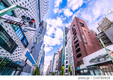 日本の東京都市景観 再開発、銀座各所で続々…三愛や銀座コアビル解体工事などを望む=10月27日 日本の東京都市景観 再開発、銀座各所で続々…三愛や銀座コアビル解体工事などを望む=10月27日 119780926