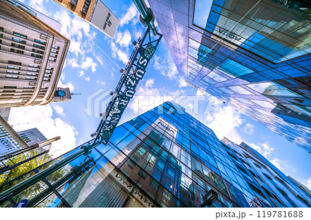 日本の東京都市景観 東京・銀座。すずらん通りや銀座四丁目のセイコーハウス銀座などを望む=27日 日本の東京都市景観 東京・銀座。すずらん通りや銀座四丁目のセイコーハウス銀座などを望む=27日 119781688