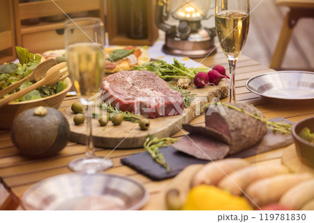 グランピング料理イメージ　グランピングディナー 119781830