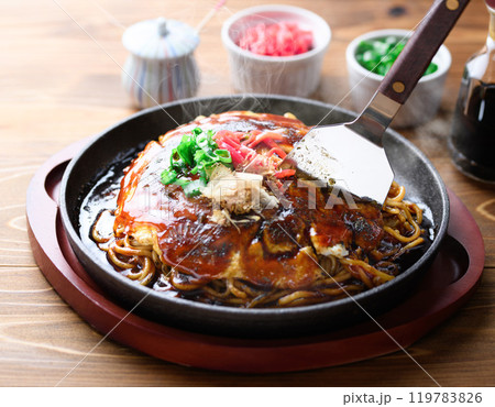 広島風お好み焼き 広島風お好み焼き 119783826