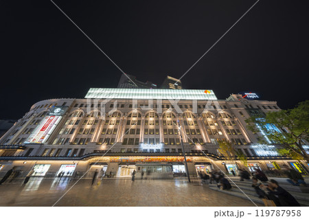 大阪タカシマヤ前 夜のなんば広場 大阪タカシマヤ前 夜のなんば広場 119787958