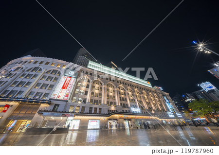 大阪タカシマヤ前 夜のなんば広場 大阪タカシマヤ前 夜のなんば広場 119787960