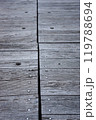 古びた木の板 119788694
