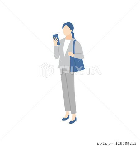 スマホを確認しているビジネスパーソン 119789213