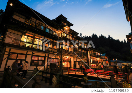 夕暮れの能登屋旅館 夕暮れの能登屋旅館 119790989