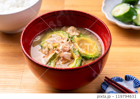 ゴーヤの味噌汁 119794631