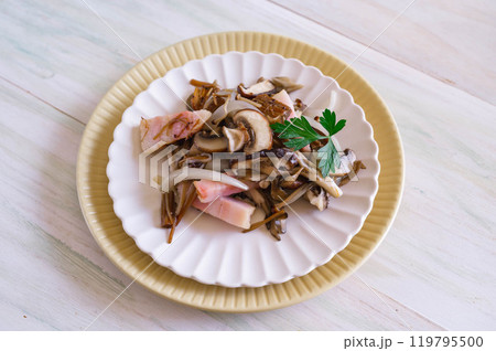 きのことベーコンのソテー 119795500